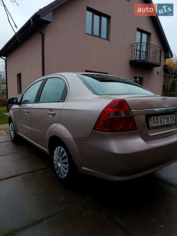 Седан Chevrolet Aveo 2007 в Києві