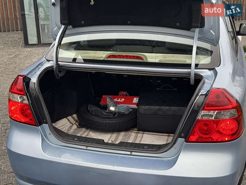 Седан Chevrolet Aveo 2008 в Дніпрі