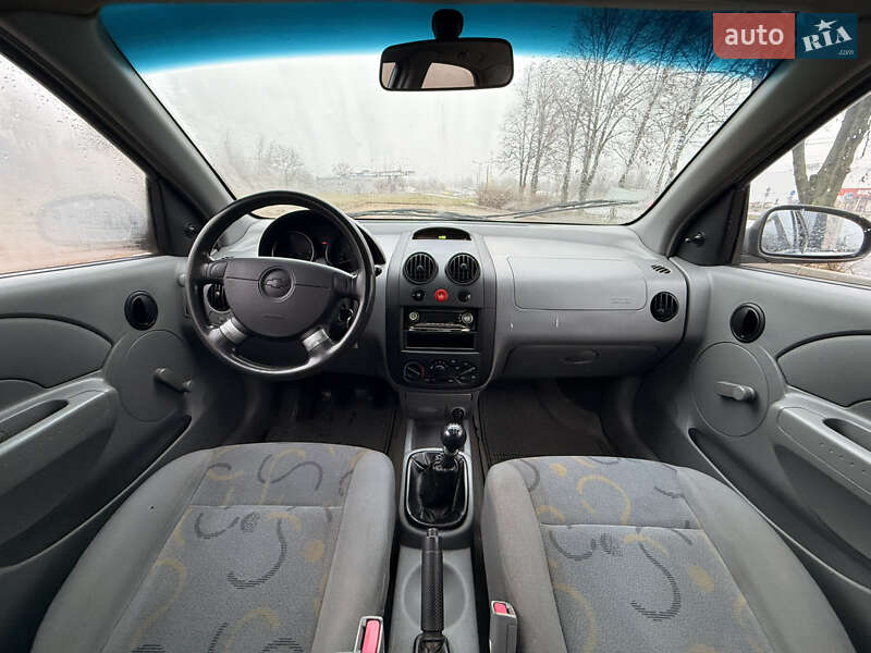 Седан Chevrolet Aveo 2005 в Харькове