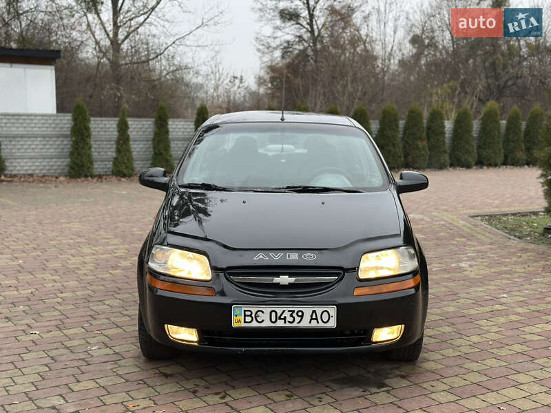 Седан Chevrolet Aveo 2005 в Жовкві