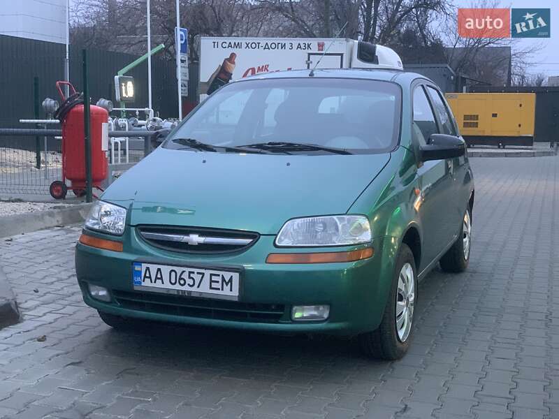 Хетчбек Chevrolet Aveo 2004 в Дніпрі