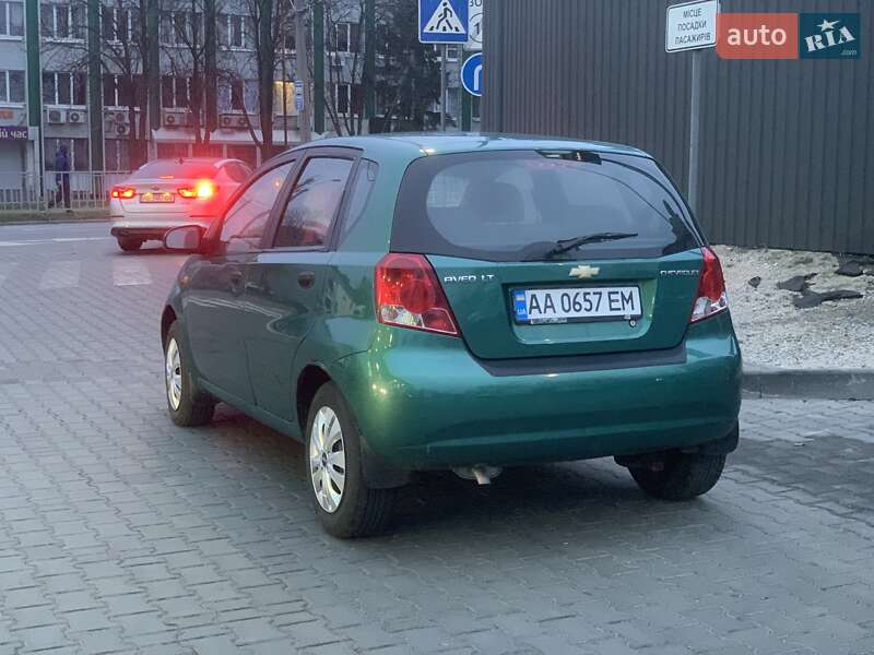 Хетчбек Chevrolet Aveo 2004 в Дніпрі