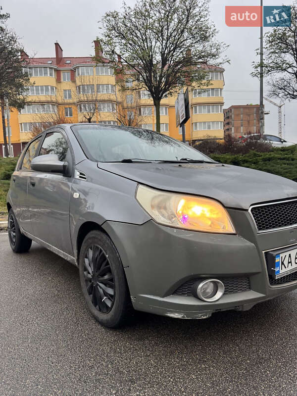 Хэтчбек Chevrolet Aveo 2008 в Киеве