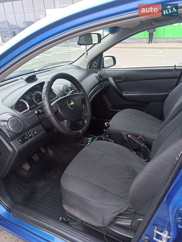 Седан Chevrolet Aveo 2010 в Києві