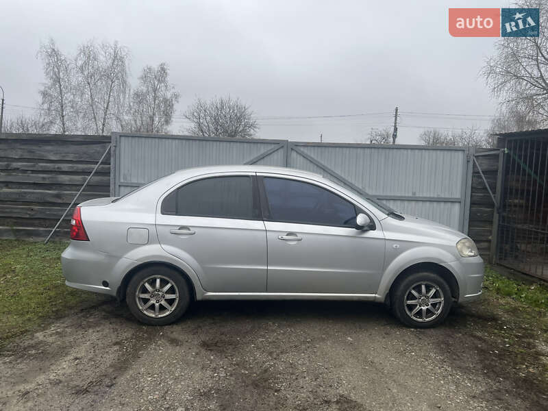Седан Chevrolet Aveo 2008 в Носовке