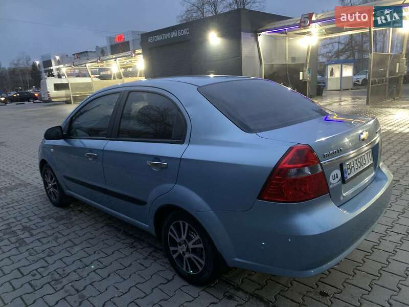 Седан Chevrolet Aveo 2008 в Черновцах