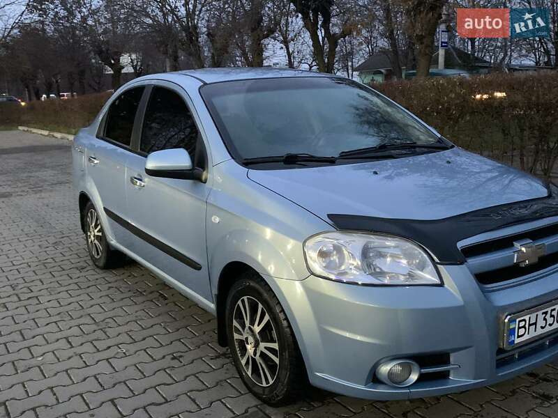 Седан Chevrolet Aveo 2008 в Черновцах