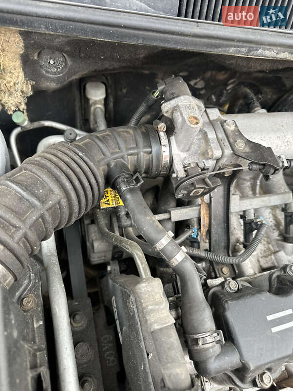 Седан Chevrolet Aveo 2006 в Чернівцях