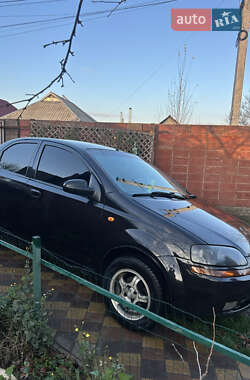 Седан Chevrolet Aveo 2004 в Днепре