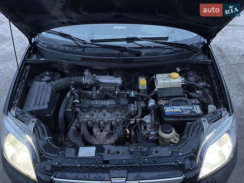 Седан Chevrolet Aveo 2006 в Жмеринке