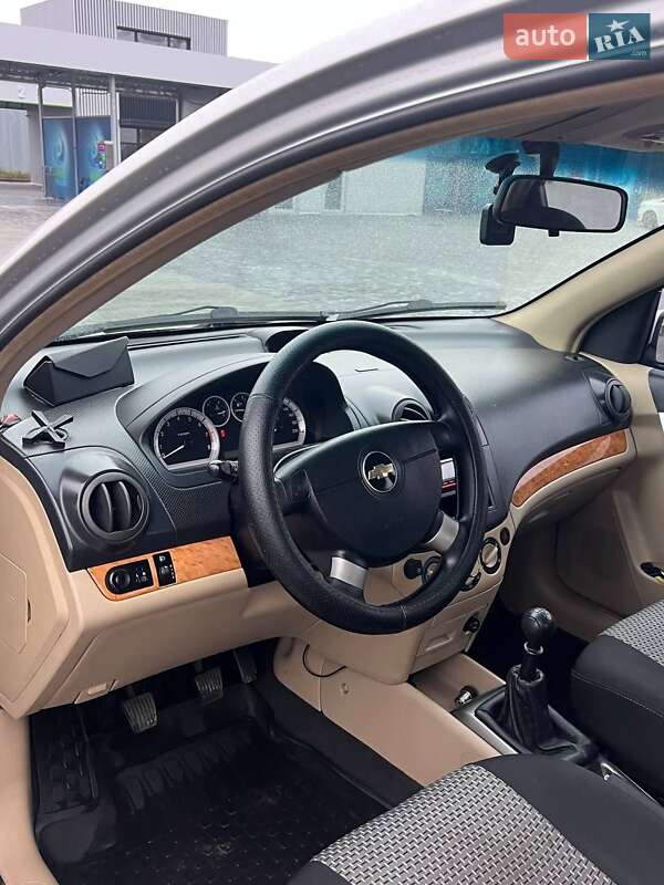 Седан Chevrolet Aveo 2008 в Хороле