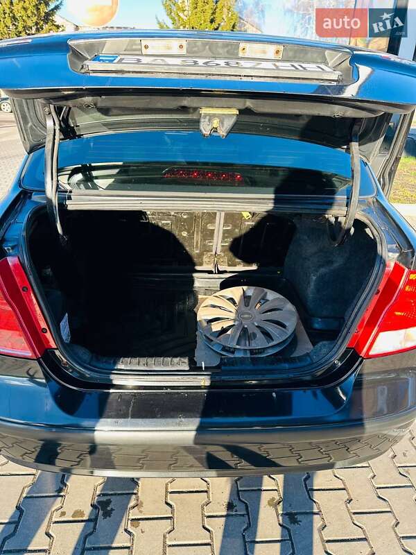 Седан Chevrolet Aveo 2006 в Знаменке