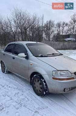 Седан Chevrolet Aveo 2005 в Прилуках