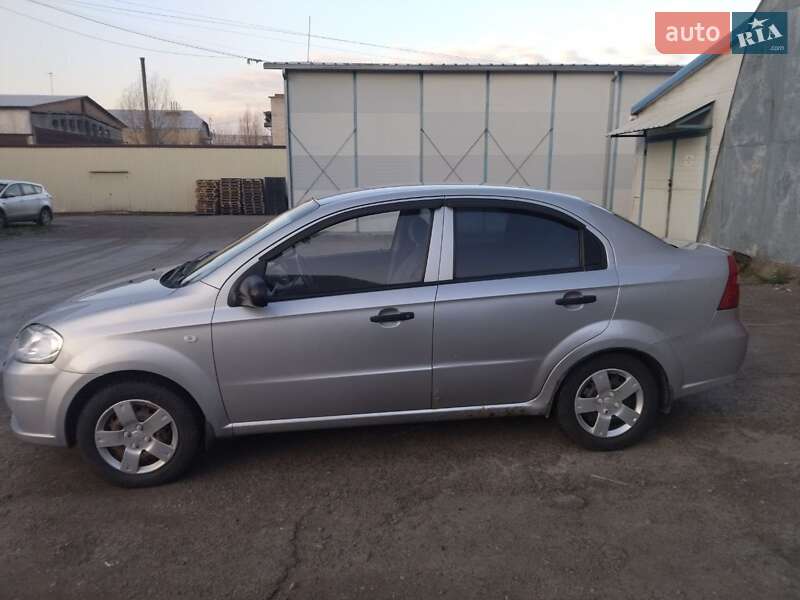 Седан Chevrolet Aveo 2007 в Рівному