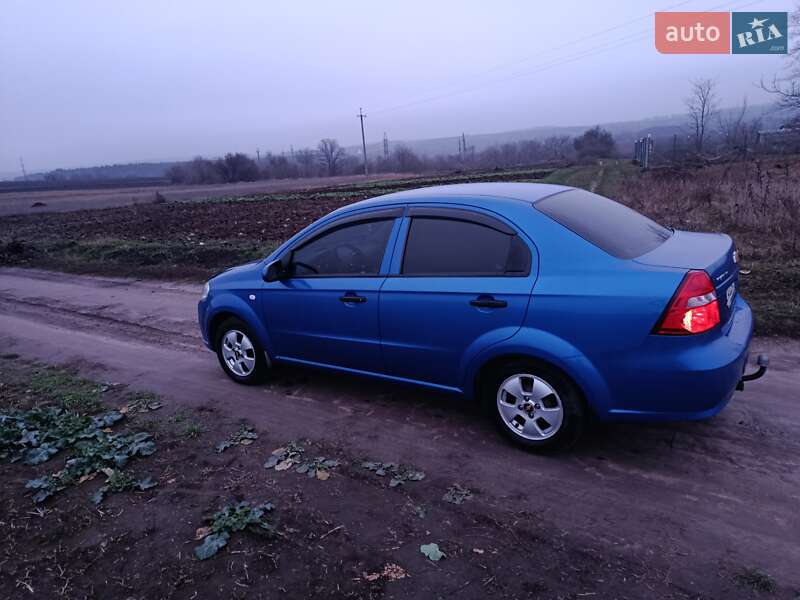 Седан Chevrolet Aveo 2010 в Корсунь-Шевченківському