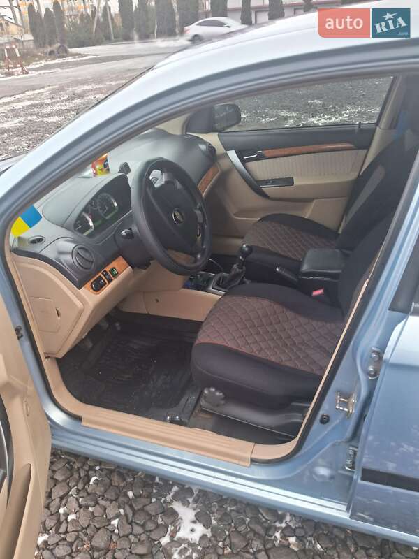 Седан Chevrolet Aveo 2008 в Хмельницькому