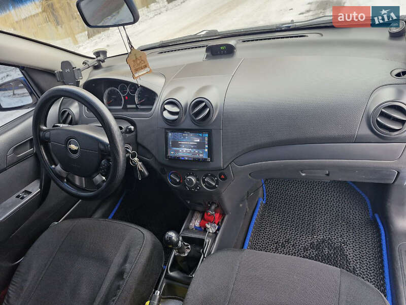 Седан Chevrolet Aveo 2008 в Зіньківі