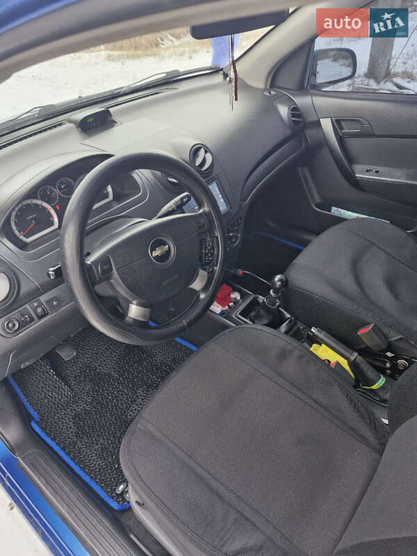 Седан Chevrolet Aveo 2008 в Зіньківі