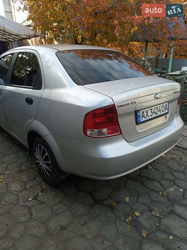 Седан Chevrolet Aveo 2005 в Валках