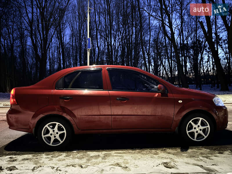 Седан Chevrolet Aveo 2008 в Черновцах