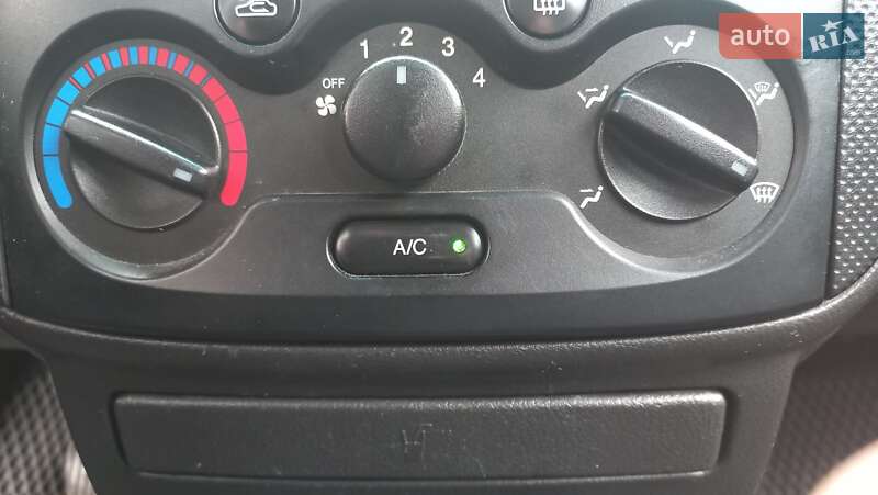 Хетчбек Chevrolet Aveo 2006 в Нікополі