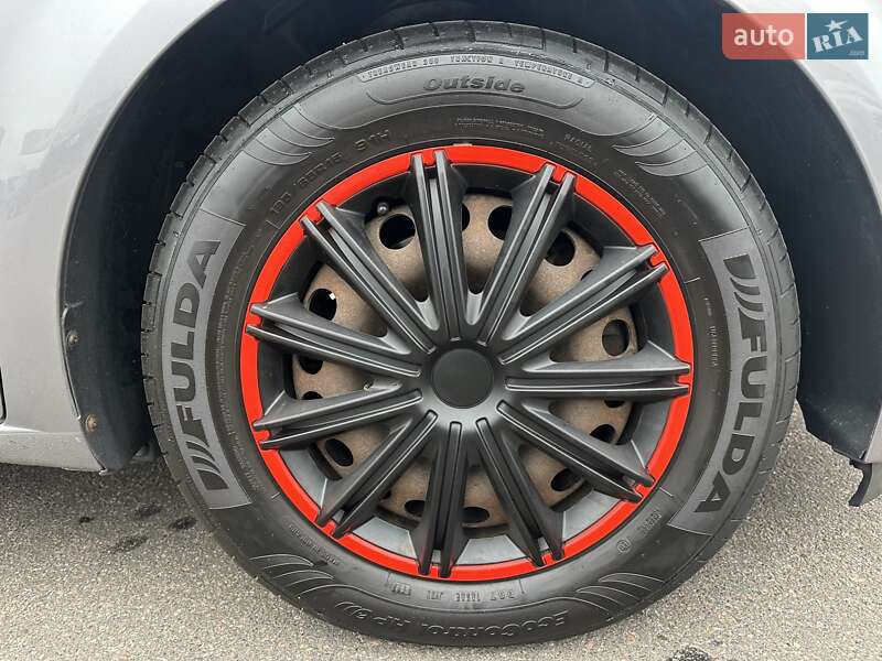 Хэтчбек Chevrolet Aveo 2012 в Киеве