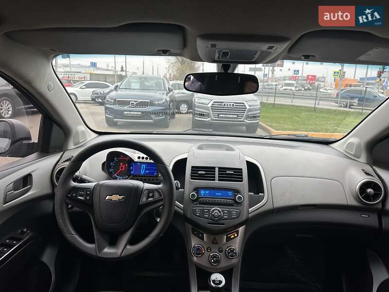 Хэтчбек Chevrolet Aveo 2012 в Киеве