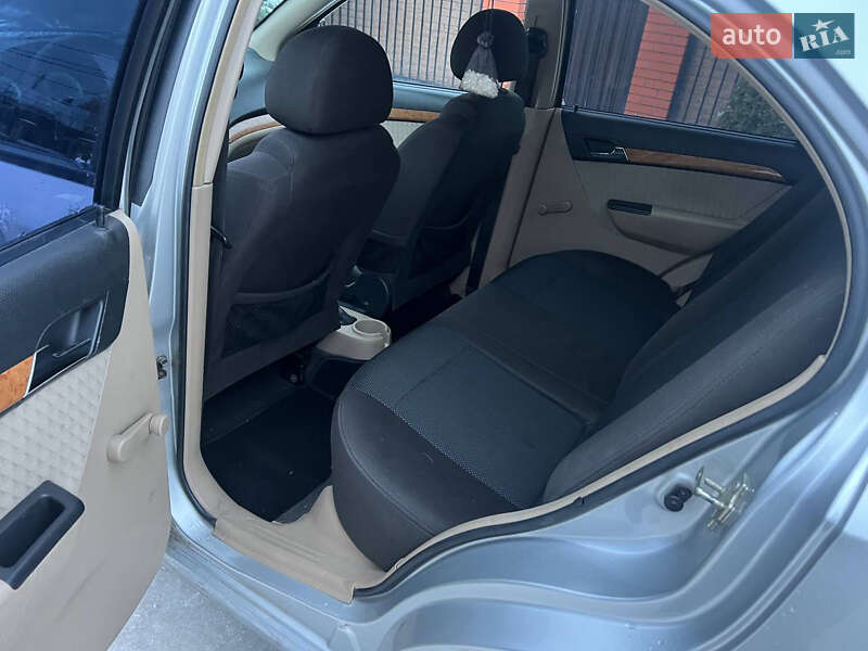 Седан Chevrolet Aveo 2008 в Києві