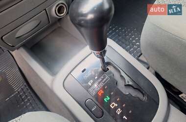 Седан Chevrolet Aveo 2005 в Черновцах