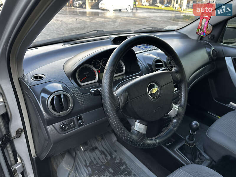 Седан Chevrolet Aveo 2006 в Миколаєві