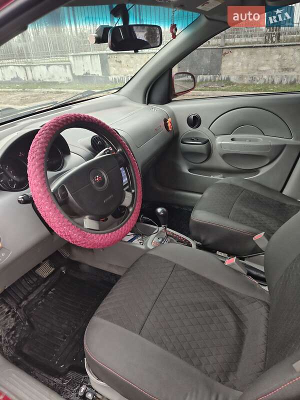 Хэтчбек Chevrolet Aveo 2005 в Кропивницком