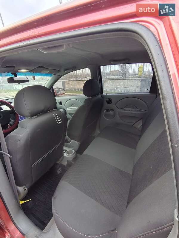 Хэтчбек Chevrolet Aveo 2005 в Кропивницком