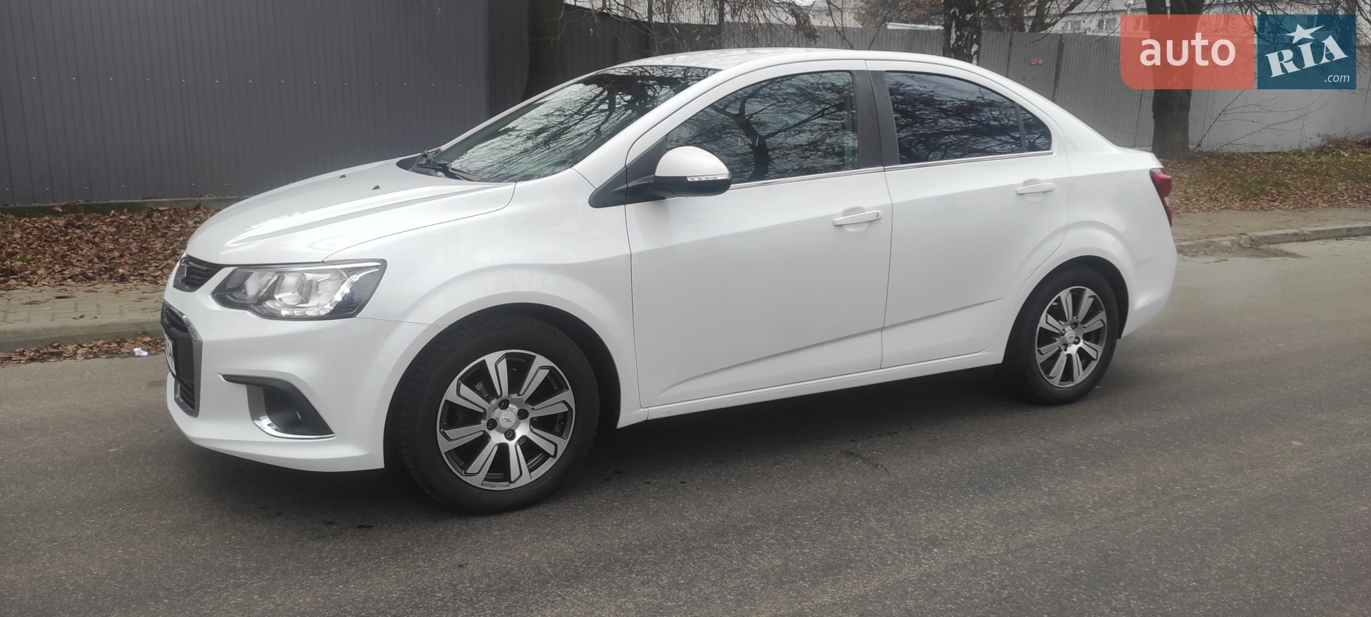 2017 Chevrolet Aveo - мініатюра 3