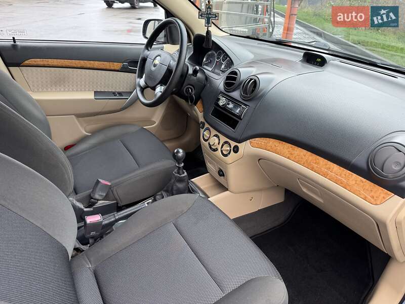 Седан Chevrolet Aveo 2008 в Харькове