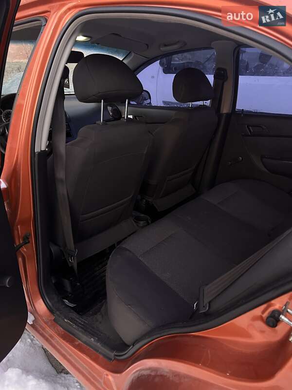 Седан Chevrolet Aveo 2007 в Днепре