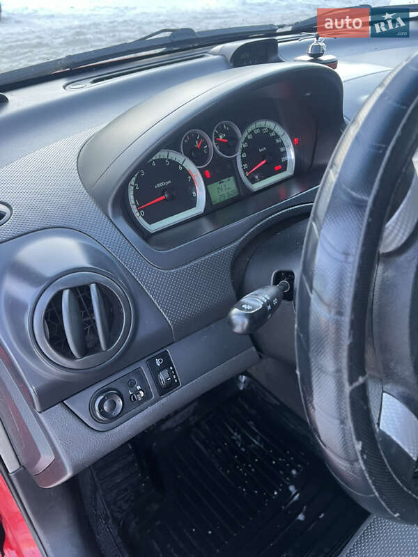 Седан Chevrolet Aveo 2006 в Львове