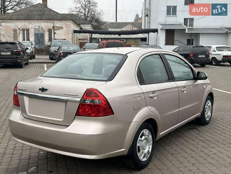 Седан Chevrolet Aveo 2008 в Кременчуге