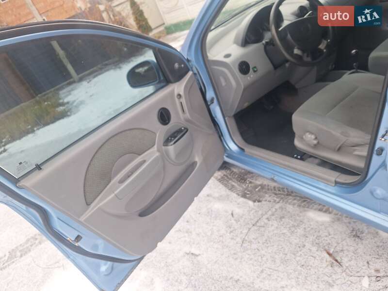 Седан Chevrolet Aveo 2005 в Черновцах