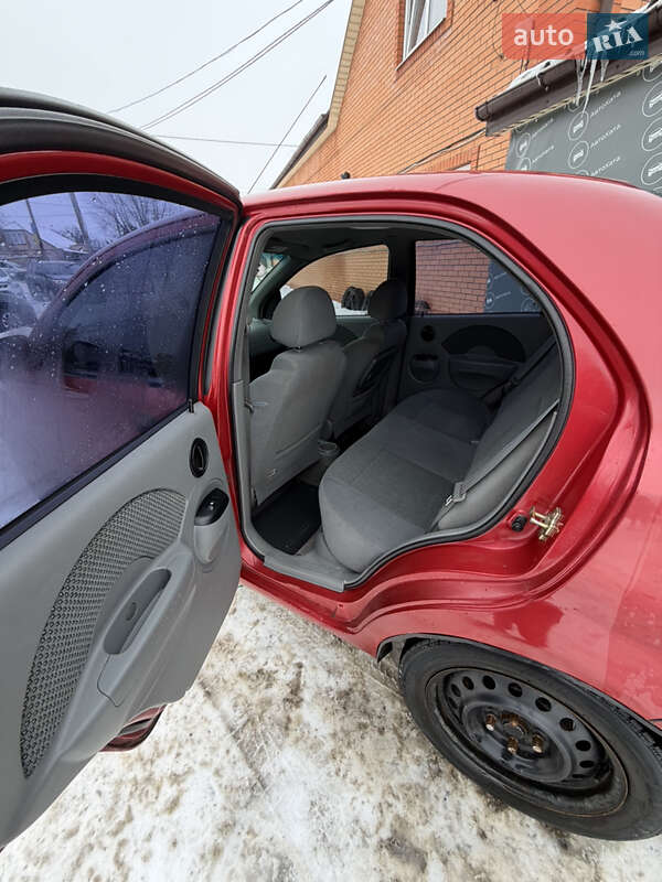 Седан Chevrolet Aveo 2005 в Дергачах