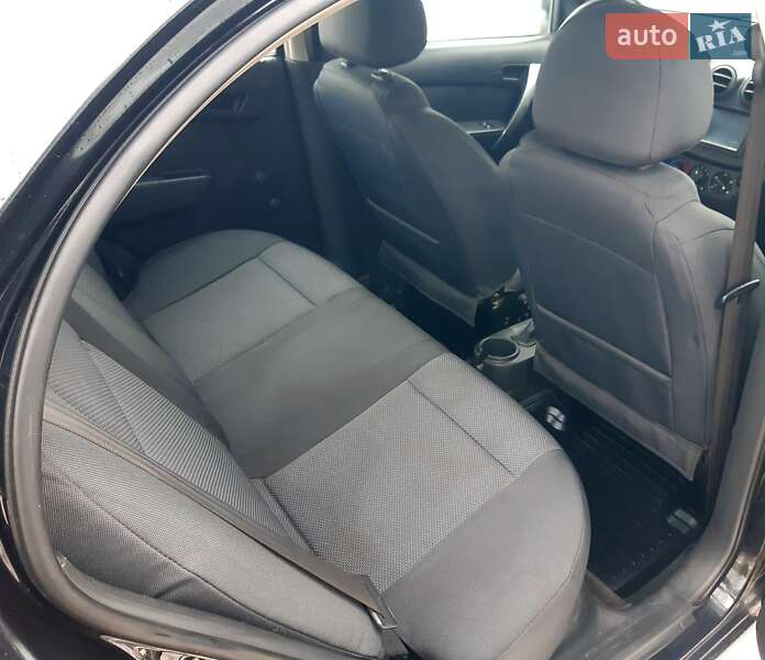 Седан Chevrolet Aveo 2011 в Лубнах