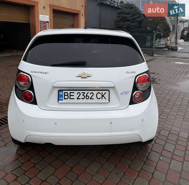 Хэтчбек Chevrolet Aveo 2011 в Ужгороде