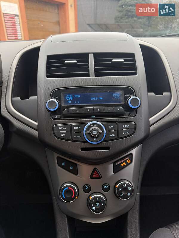 Хэтчбек Chevrolet Aveo 2011 в Ужгороде