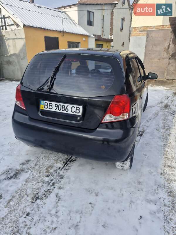 Хэтчбек Chevrolet Aveo 2005 в Киеве
