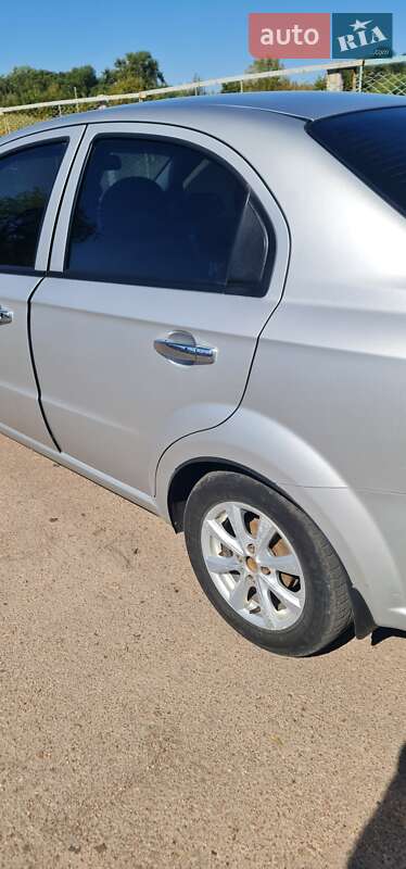 Седан Chevrolet Aveo 2011 в Прилуках