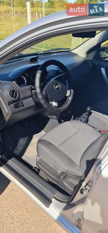 Седан Chevrolet Aveo 2011 в Прилуках