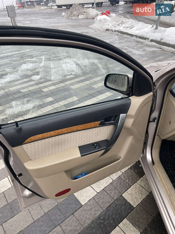 Седан Chevrolet Aveo 2007 в Львове