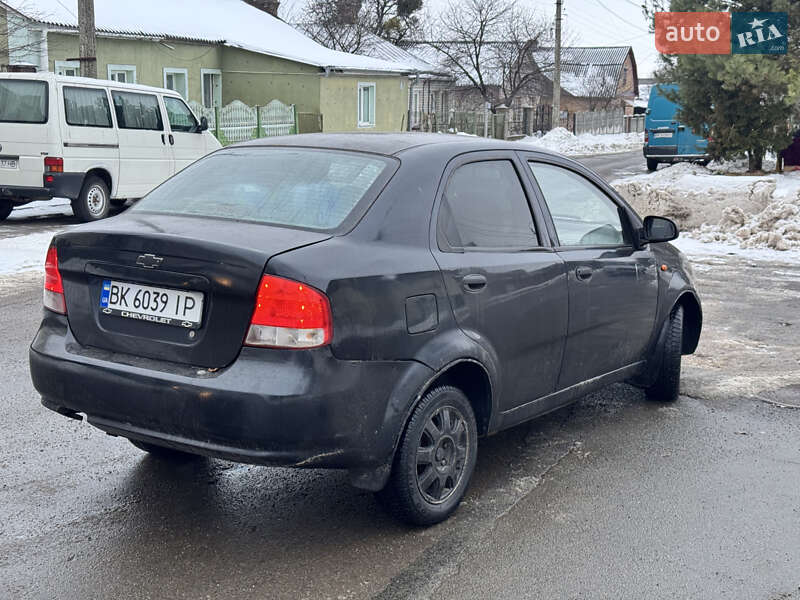 Седан Chevrolet Aveo 2005 в Ровно
