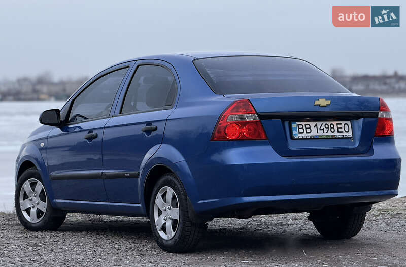 Седан Chevrolet Aveo 2006 в Днепре