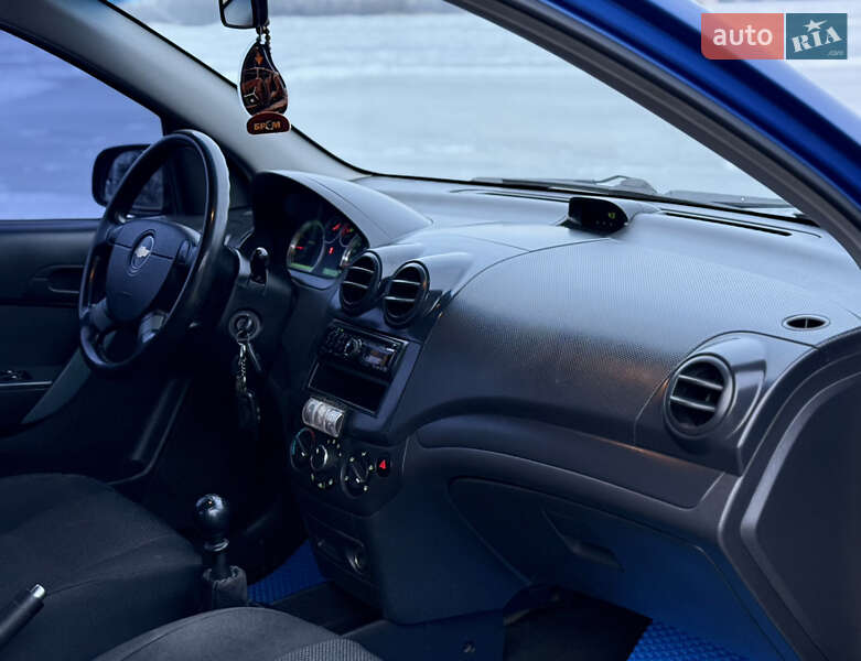Седан Chevrolet Aveo 2006 в Днепре