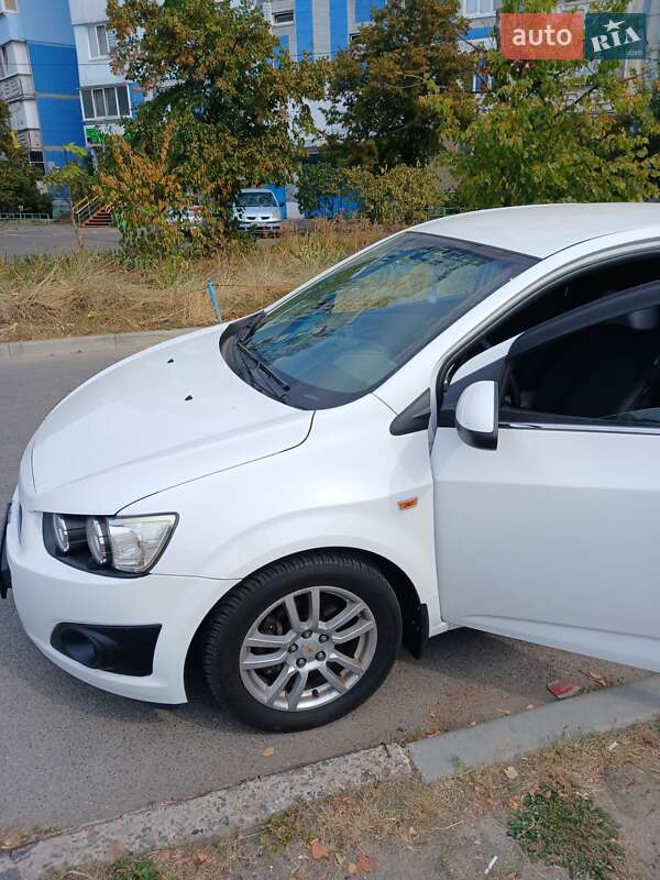Седан Chevrolet Aveo 2012 в Киеве
